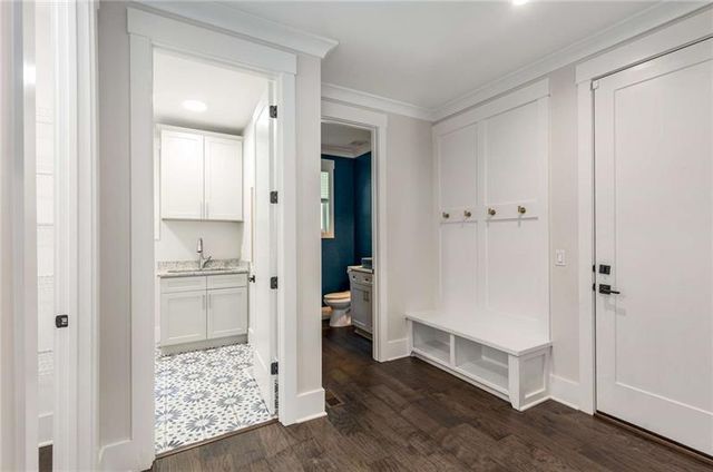 1006 Northcliffe NW Drive, Atlanta, GA 30318