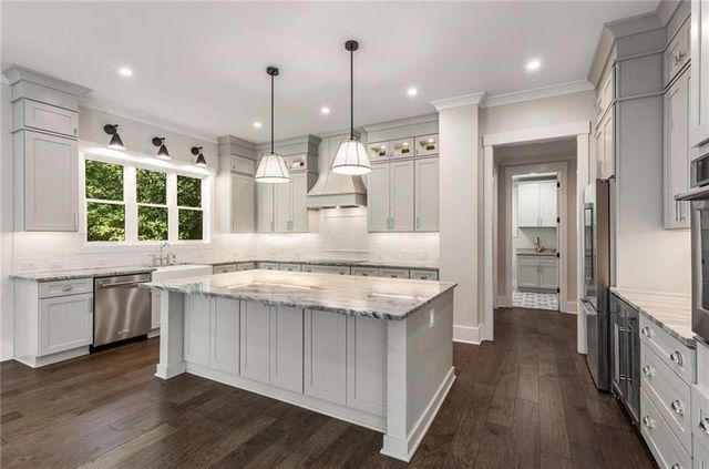 1006 Northcliffe NW Drive, Atlanta, GA 30318