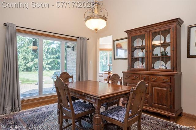 1021 Valleyview Drive, Clarkston, MI 48348