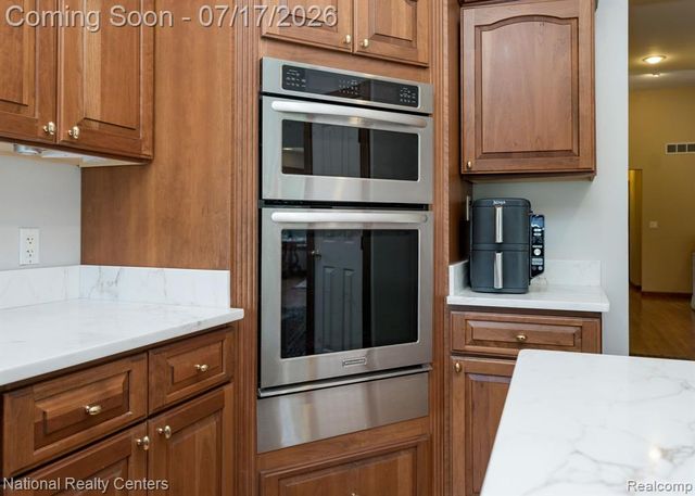 1021 Valleyview Drive, Clarkston, MI 48348