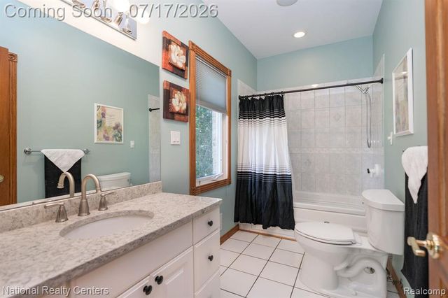 1021 Valleyview Drive, Clarkston, MI 48348