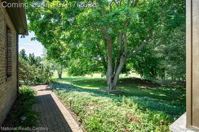 1021 Valleyview Drive, Clarkston, MI 48348