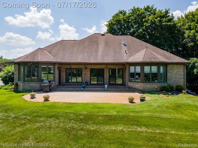 1021 Valleyview Drive, Clarkston, MI 48348