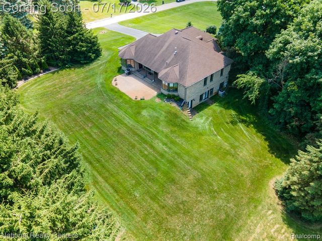 1021 Valleyview Drive, Clarkston, MI 48348
