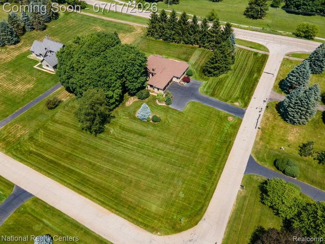 1021 Valleyview Drive, Clarkston, MI 48348