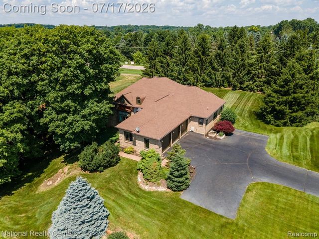 1021 Valleyview Drive, Clarkston, MI 48348