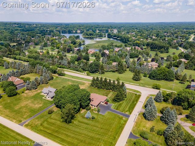 1021 Valleyview Drive, Clarkston, MI 48348