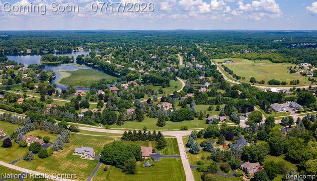 1021 Valleyview Drive, Clarkston, MI 48348