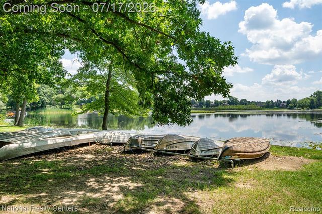 1021 Valleyview Drive, Clarkston, MI 48348