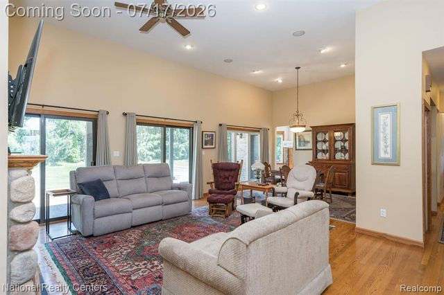 1021 Valleyview Drive, Clarkston, MI 48348