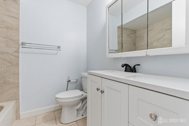 1610 Green Hollow Drive, Iselin, NJ 08830