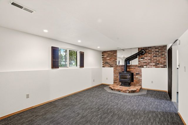 16310 N Suncrest Dr, Nine Mile Falls, WA 99026