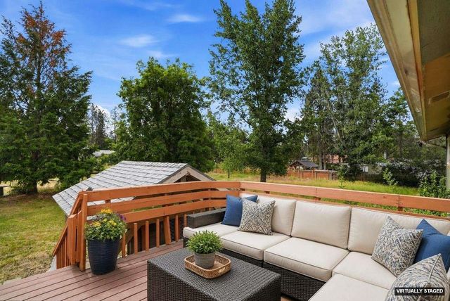 16310 N Suncrest Dr, Nine Mile Falls, WA 99026