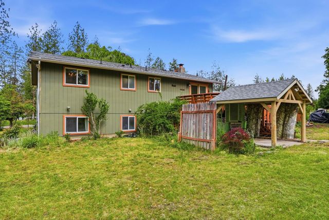 16310 N Suncrest Dr, Nine Mile Falls, WA 99026