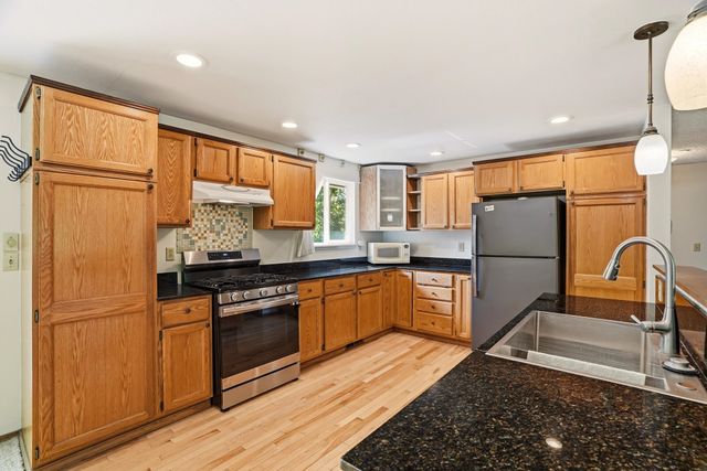 16310 N Suncrest Dr, Nine Mile Falls, WA 99026
