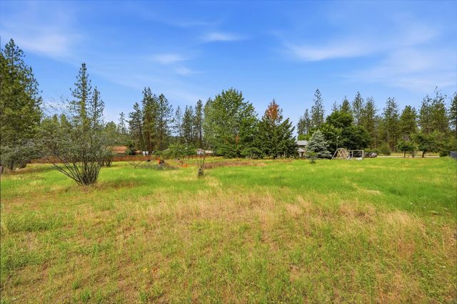 16310 N Suncrest Dr, Nine Mile Falls, WA 99026