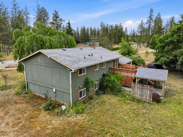 16310 N Suncrest Dr, Nine Mile Falls, WA 99026