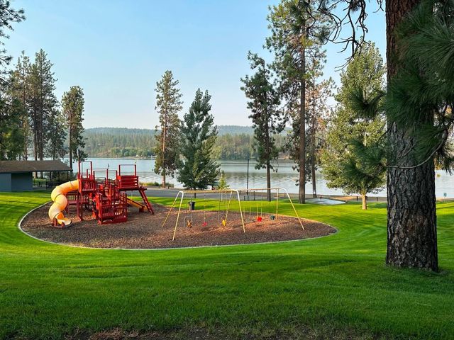 16310 N Suncrest Dr, Nine Mile Falls, WA 99026