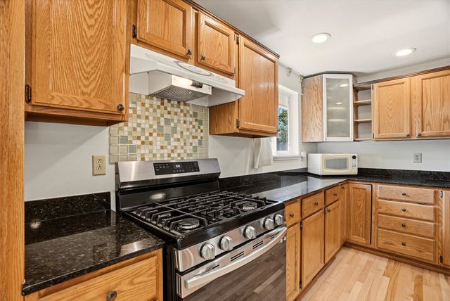 16310 N Suncrest Dr, Nine Mile Falls, WA 99026