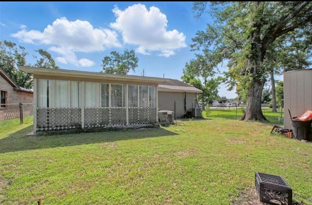 1911 Thonig Road, Houston, TX 77055
