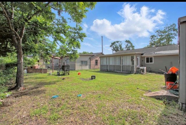 1911 Thonig Road, Houston, TX 77055