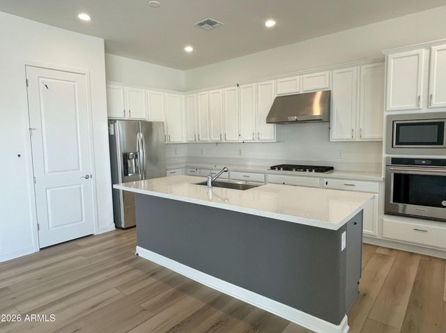 19772 W Exeter Boulevard, Litchfield Park, AZ 85340