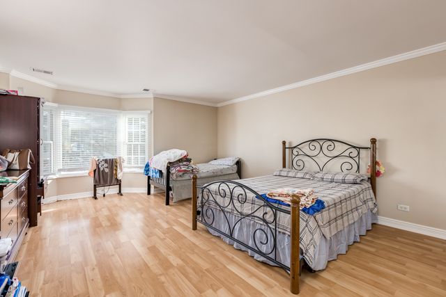 8630 Waukegan Road 317, Morton Grove, IL 60053