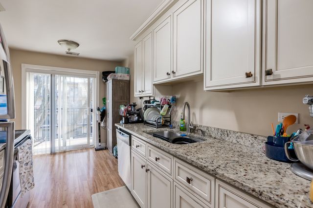 8630 Waukegan Road 317, Morton Grove, IL 60053