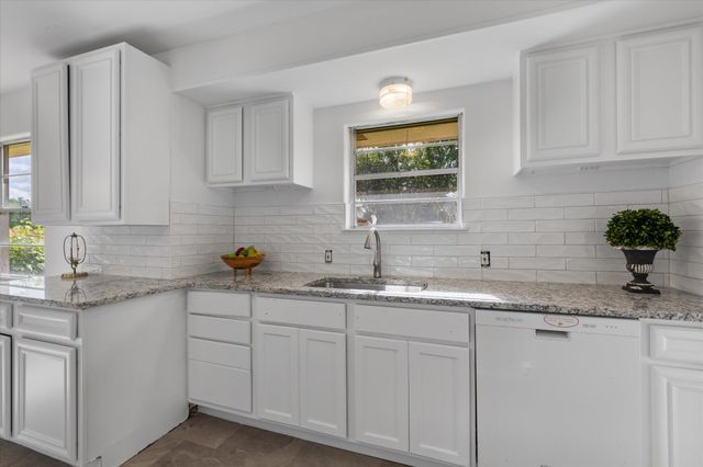 2205 Pine Tree Rd., Longview, TX 75604