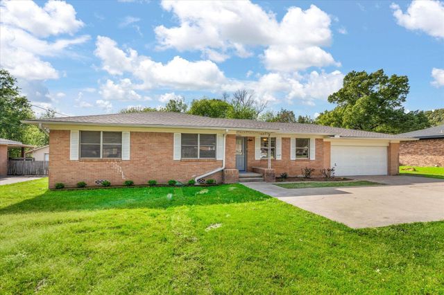 2205 Pine Tree Rd., Longview, TX 75604