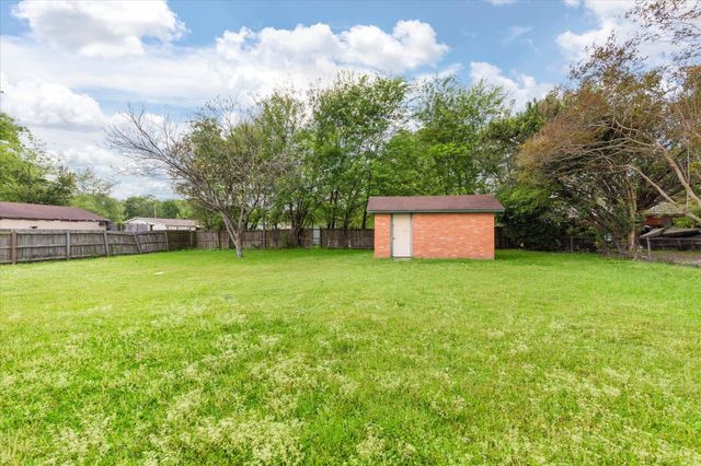 2205 Pine Tree Rd., Longview, TX 75604