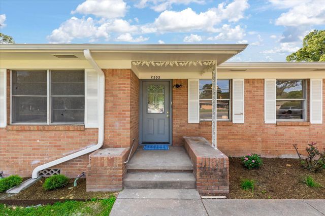 2205 Pine Tree Rd., Longview, TX 75604