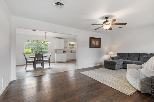 2205 Pine Tree Rd., Longview, TX 75604