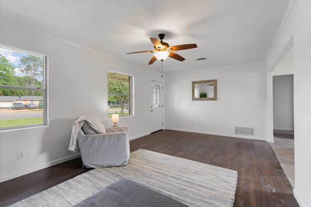 2205 Pine Tree Rd., Longview, TX 75604