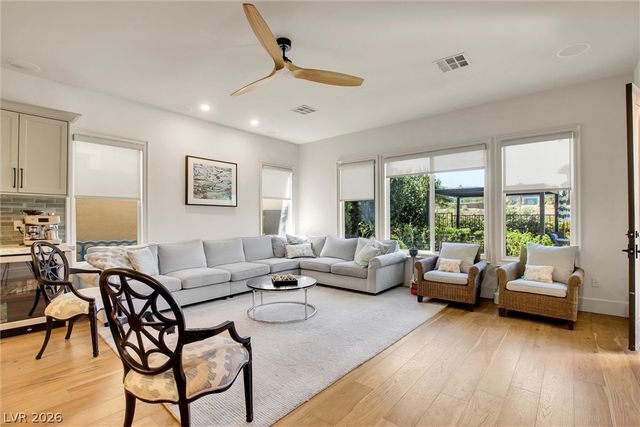 2007 Cherry Creek Circle, Las Vegas, NV 89135