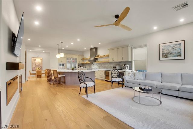 2007 Cherry Creek Circle, Las Vegas, NV 89135