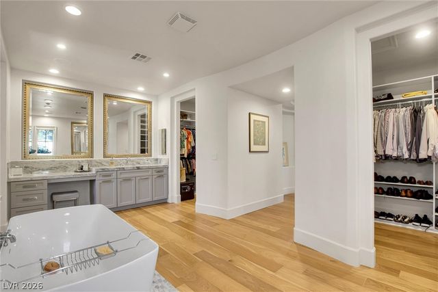 2007 Cherry Creek Circle, Las Vegas, NV 89135