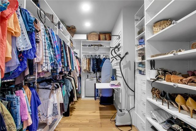 2007 Cherry Creek Circle, Las Vegas, NV 89135