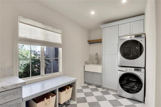 2007 Cherry Creek Circle, Las Vegas, NV 89135