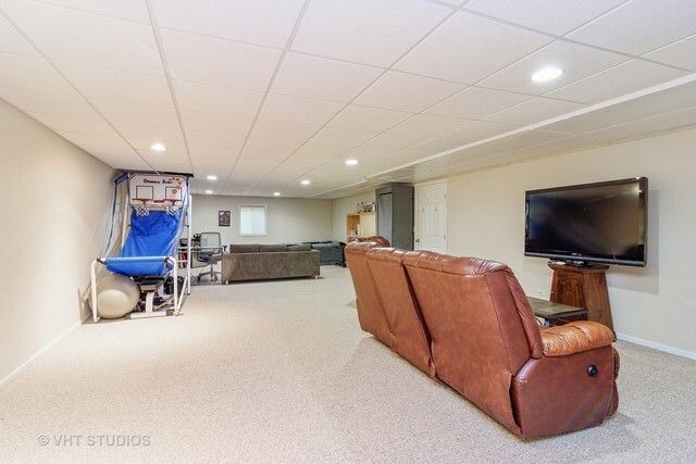 20 LOCHBROOK Lane, Inverness, IL 60010