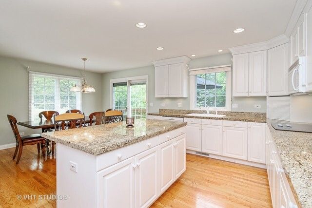 20 LOCHBROOK Lane, Inverness, IL 60010