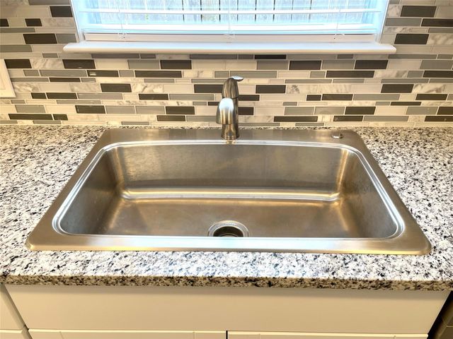 703 Twin Oak TRL, Cedar Park, TX 78613