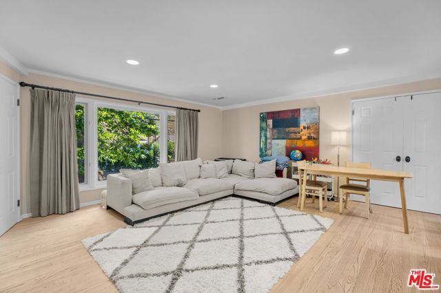 3820 Mandeville Canyon Road, Los Angeles, CA 90049
