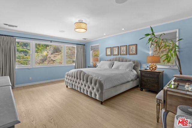 3820 Mandeville Canyon Road, Los Angeles, CA 90049