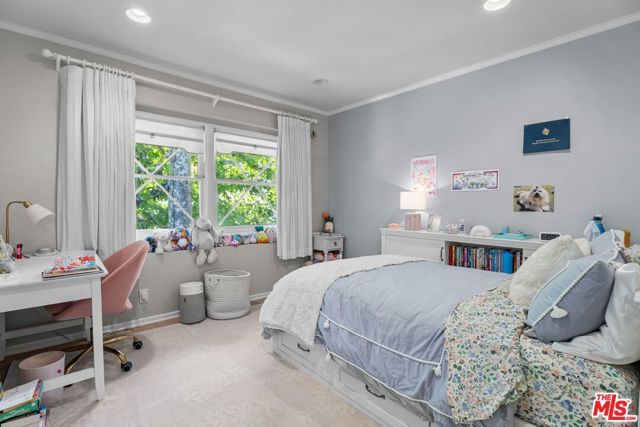 3820 Mandeville Canyon Road, Los Angeles, CA 90049