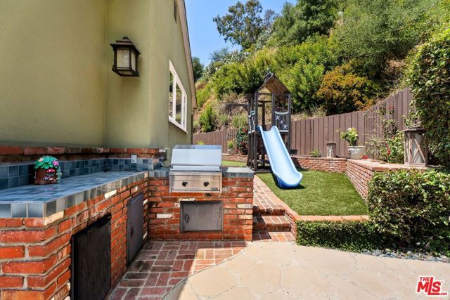 3820 Mandeville Canyon Road, Los Angeles, CA 90049