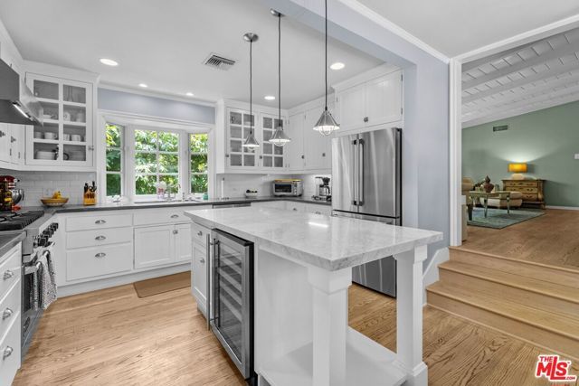 3820 Mandeville Canyon Road, Los Angeles, CA 90049