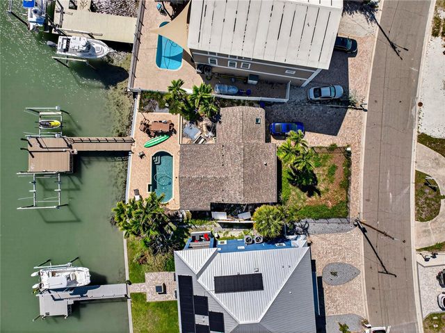 449 S BAYSHORE DRIVE, Madeira Beach, FL 33708