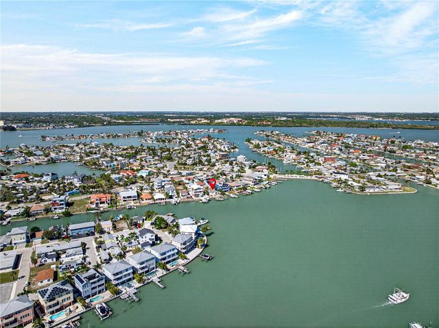 449 S BAYSHORE DRIVE, Madeira Beach, FL 33708