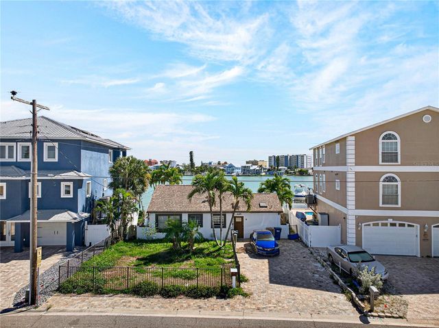 449 S BAYSHORE DRIVE, Madeira Beach, FL 33708